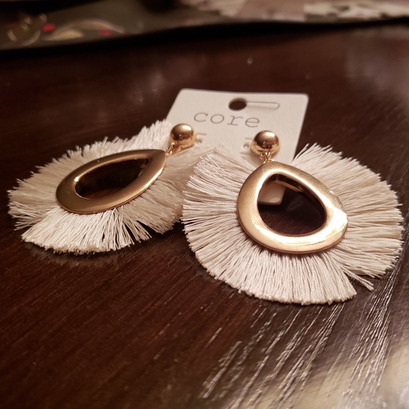 NWT Large White Tassel & Satin Gold Post Earrings - Picture 4 of 5